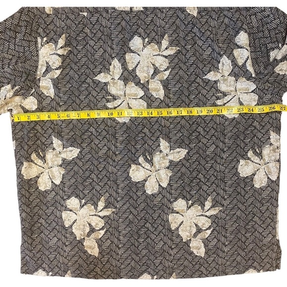 Caribbean Pure Silk Hawaiian Button Down Shirt Mens XL Black White‎ Cream Floral - Picture 7 of 10